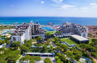 SELECTUM LUXURY RESORT